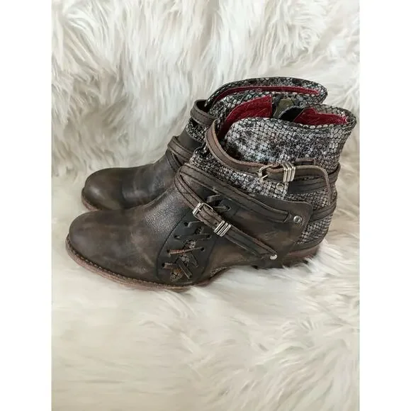 FREEBIRD BY STEVEN Belfast Booties 9 Black Multi Snakeskin